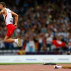 3 septiembre 2012 Lukasz Mamczarz coge carrerilla para la final de salto en los Juegos Paralímpicos de Londres 2012.