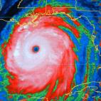 Una imagen de archivo del 28 de agosto del 2005 divulgada por la Agencia Nacional Océanica y Atmosférica tomada con un sistema infrarrojo desde un satélite del huracán Katrina en el Golfo de México. (Foto AP/NOAA)