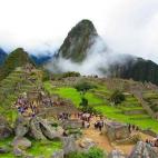 Otra de las nuevas maravillas: el rincón más famoso de Perú y de los más conocidos del planeta. Machu Picchu se alza en plena Cordillera Central, rodeada de un halo de misterio y leyendas que intentan explicar su origen. Ver más fotos de Ma...
