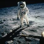 Los astronautas del Apollo 11 llevaron la bandera de National Geographic Society con ellos en su viaje a la Luna.