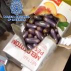 El 8 de abril de 2015, la policía encontró cinco kilos de hachís ocultos en un tetrabrick de zumo y tres cajas de galletas que transportaban dos viajeros de autobús procedentes de Algeciras y Marbella. La droga se encontraba empaquetada en 3...