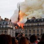 Abril de 2019. La catedral de Notre Dame de Par&iacute;s es devorada por el fuego.
