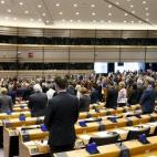 El Parlamento Europeo guarda un minuto de silencio por las víctimas del genocidio armenio antes de un pleno.