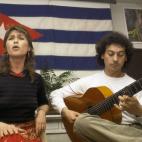En un acto a favor de Cuba en 1996