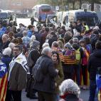 Señeras y banderas del Barça en la protesta convocada por Tsunami Democràtic