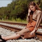 La ASA criticó y prohibió en noviembre de 2011 la reproducción de una de las fotos realizadas por Bruce Weber para Miu Miu que protagoniza la actriz adolescente Hailee Steinfeld por mostrar un comportamiento "irresponsable". La marca de moda,...