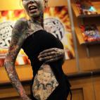 Foto de 2010. Los tatuajes cubren el 95% de su cuerpo.
