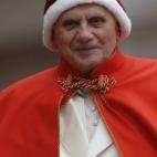 VATICAN CITY - DECEMBER 28: Pope Benedict XVI arrives in St. Peter's Square for his weekly audience on December 28, 2005 in Vatican City. The Pontif dressed for the second time in the red hat used by Pope John XXIII forty years ago. (Photo by ...