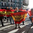 Manifestantes "por la unidad de España", ante el Tribunal.