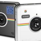 Si quieres recuperar las Polaroids, regálale a tu amigo Socialmatic, una nueva cámara digital que imprime directamente las fotos en un formato de 10x10 centímetros. La pantalla táctil permite editarlas, por lo que tu amigo no tendrá que suf...