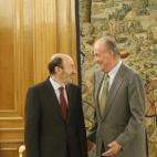 El rey Juan Carlos recibi&oacute; a Rubalcaba en La Zarzuela en febrero de 2012 tras su elecci&oacute;n como secretario general del PSOE.
