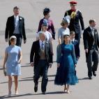 Las princesas Beatriz y Eugenia junto a otros miembros de la familia real