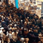 Los comercios adelantan los periodos de rebajas. Hay rebajas prácticamente todo el año, explican desde la CECU, algo nuevo, que sólo hemos visto en los tres o cuatro últimos años. 