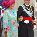 Junto al rey Juan Carlos I en la boda de Felipe y Letizia. El 22 de mayo de 2004.