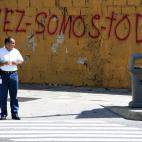El oficialismo, que controla mayoría de la Asamblea Nacional, aprobó este martes 8 de enero, sin el respaldo de la bancada opositora, el permiso que pidió Chávez, a través de una carta que envió el vicepresidente Nicolás Maduro para no as...