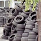 Dueño de Neumáticos Alhaurín, llegó a conceder una entrevista en la que daba la siguiente recomendación: "Las ruedas nuevas deben ponerse siempre detrás". Le haremos caso.
