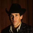 Papel en la serie: Era el sheriff del pueblo (Twin Peaks). Un hombre recto y honesto que tiene que aprender a trabajar con el detective Cooper y sus curiosos métodos.

Edad en 1990: 44 años