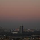Residental buildings are seen in smog during air pollution in Belgrade, Serbia, October 24, 2019. REUTERS/Marko Djurica