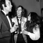 FILE In this file photo of June 18, 1968 Victor Spinetti talks with John Lennon and Yoko Ono in London. Victor Spinetti, a comic actor who appeared in three Beatles movies and won a Tony on Broadway, has died, his agent said Tuesday June 19, 201...