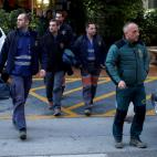 Los mineros de rescate enviados desde Asturias, a la salida de su hotel para empezar otra jornada de b&uacute;squeda.