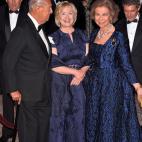 NEW YORK, NY - NOVEMBER 19: (L-R) Oscar de la Renta, Hillary Rodham Clinton and Her Majesty Queen Sofia of Spain attend the Queen Sofia Spanish Institute 2013 Gold Medal Gala at The Waldorf=Astoria on November 19, 2013 in New York City. (Photo...