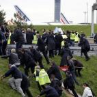 Protestas por los despidos en Air France