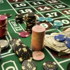 Desde el año pasado, las pérdidas en locales de juego como casinos o bingos serán deducibles dentro de un mismo ejercicio. Funciona de la siguiente manera. Si en 2012 un contribuyente gana 2.000 euros en un casino, pero pierde 7.000, no tendr...