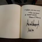 Firma de Trump en el Libro de Honores de Westminster