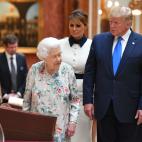 La reina Isabel II, con Donald y Melania Trump