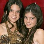 En 2007 con apenas diez año, junto a su hermana Kendall