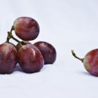 Algunas frutas no pueden aguantar el calor del microondas. Las uvas explotan y las pasas echan humo. ¡Cuidado!