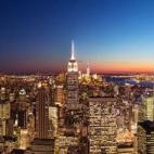 El Top of the Rock es, con toda seguridad, el mirador más famoso de la ciudad después del Empire State. Situado en el Rockefeller Center tiene como ventaja, precisamente, que puedes contemplar el majestuoso Empire State Building ante ti. Segú...