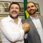 El 19 de abril de 2019 en Mil&aacute;n con Eduardo Bolsonaro, hijo del presidente de Brasil.