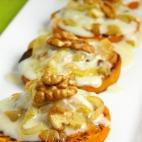 Otros ingredientes: cebolla, nueces y queso gorgonzola.

Lee la receta completa en  anitacocinitas.blogspot.com