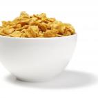 Aquí varía según la composición pero una ración cereales infantiles de desayuno (30 gramos), como los que van bañados en miel o en azúcar mismo, aportan entre 18-20g de azúcar de algunos cereales para niños. Los menos calóricos (los de...