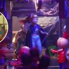 Tiny Boy, el protagonista del primer corto de Pixar, el que inspir&oacute; a Toy Story, se cuela en la fiesta de al tienda de antig&uuml;edades a la que acude Bo Peep para buscar a Duke Caboom.