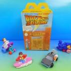 Y a raíz de esos dibujos animados, McDonald's estrenó una serie de juguetes con los Happy Meal, Einstein incluido. Quedan algunos a la venta en eBay.