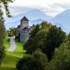 Recorrer Liechtenstein es sencillo a trav&eacute;s del Liechtenstein Trail, creado con motivo de su 300&ordm; aniversario como naci&oacute;n soberana. Esta ruta senderista de 75 km "serpentea entre picos y pastos" pasando por los 11 municip...