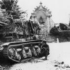 Un tanque alem&aacute;n, capturado por norteamericanos al d&iacute;a siguiente del desembarco.