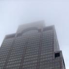 Rascacielos del n&uacute;mero 787 de la S&eacute;ptima Avenida, de Nueva York, donde se ha producido el accidente, con baja visibilidad por las condiciones climatol&oacute;gicas.