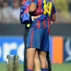 MONTE CARLO, MONACO - AUGUST 28: Josep Guardiola and Thierry Henry of Barcelona hold the trophy after defeating the Shakhtar Donetsk at the UEFA Super Cup Final at the Stade Louis II on August 28, 2009 in Monte Carlo, Monaco. (Photo by Laurence ...