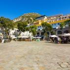 Casemates Square, uno de los sitios m&aacute;s conocidos de Gibraltar.&nbsp;