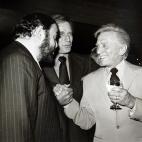 Con el tenor Luciano Pavarotti y el actor Charlton Heston