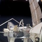 La Estación Espacial Internacional y el transbordador espacial Discovery. Julio de 2005.