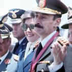 Uno de los primeros viajes de Videla como presidente. Esta imagen se realizó en una visita a La Paz, Bolivia, en 1976.