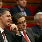 Los diputados del PPC, Xavier García Albiol (i), y Enric Millo (2i), durante el pleno del Parlament.