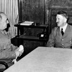 German nazi leader Adolf Hitler meets with Spanish facist leader Francisco Franco, in October 1940, in an unlocated place. (Photo credit should read OFF/AFP/Getty Images)
