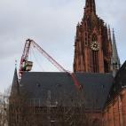 Daños en la catedral de Frankfurt al romperse una grúa