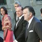 Es otro de los invitados a los que le espera un largu&iacute;simo recorrido por los tribunales. En la foto aparece junto a Berlusconi y acompa&ntilde;ado por su esposa, Rosal&iacute;a Iglesias. Es quien supuestamente registraba la pre...