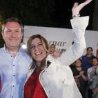 La secretaria general del PSOE de Andalucía, Susana Díaz, junto al candidato socialista a la alcaldia de Sevilla, Juan Espadas, durante el acto celebrado en Sevilla.